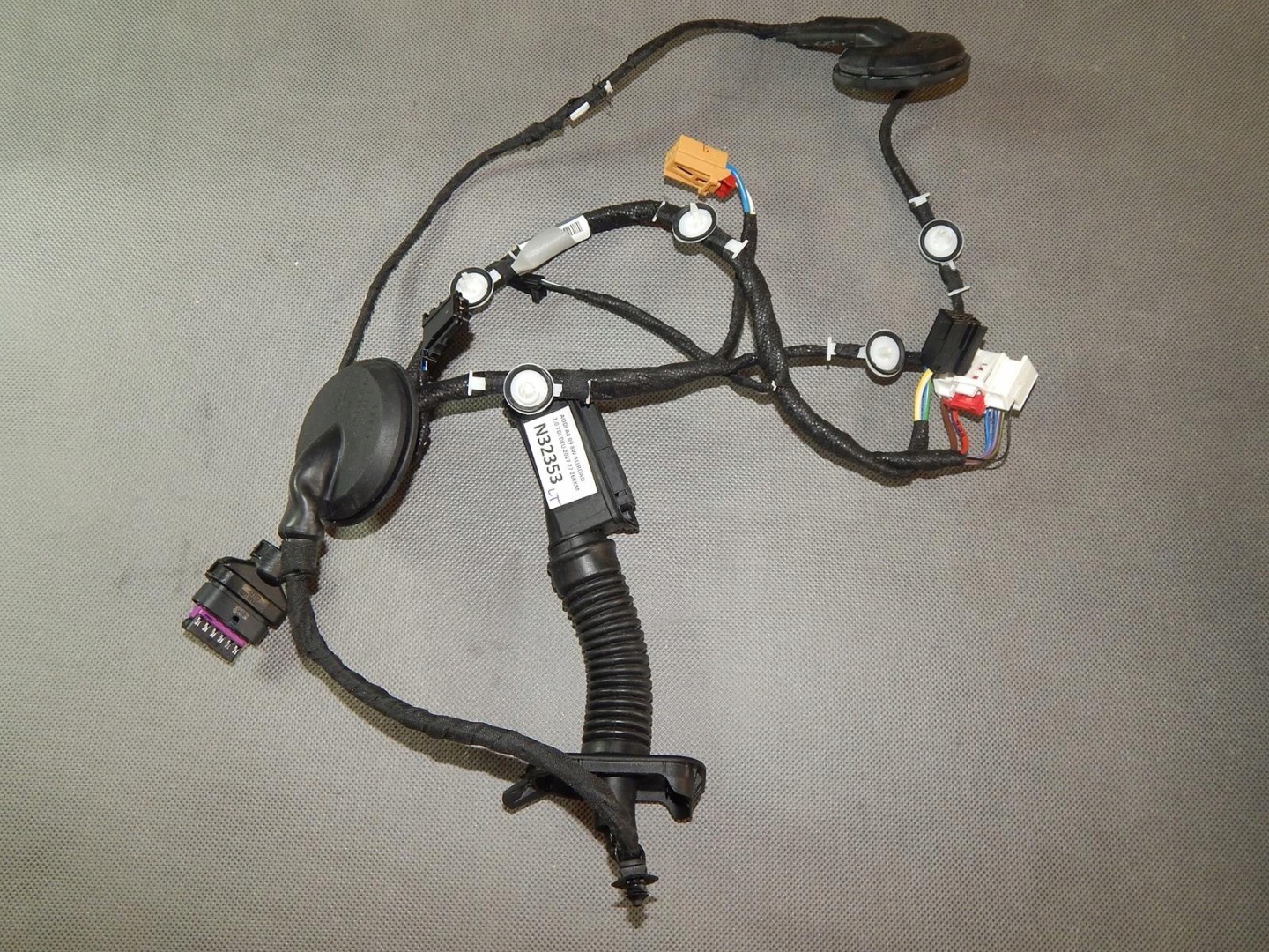 AUDI A4 B9 bundle door left rear part 8W0971687T