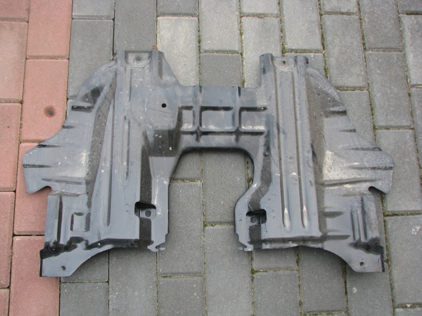 motor cover lower TOYOTA HILUX 15- new MODEL