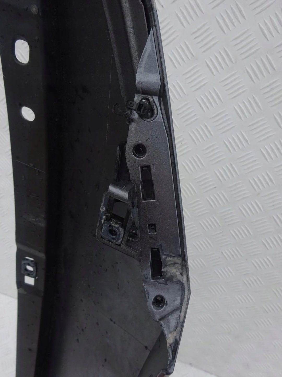 BMW E92 E93 blatník levý předek 7146065 přední