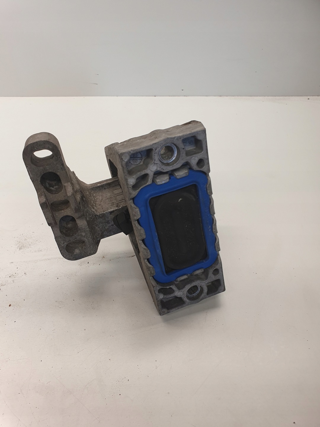 holder engine mount AUDI VW 1K0199262P