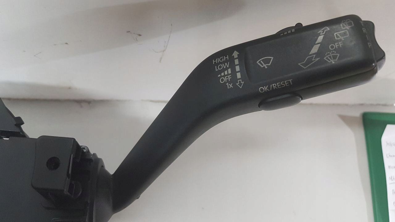 steering wheel levers and controls VW Passat B6 3C9953513S