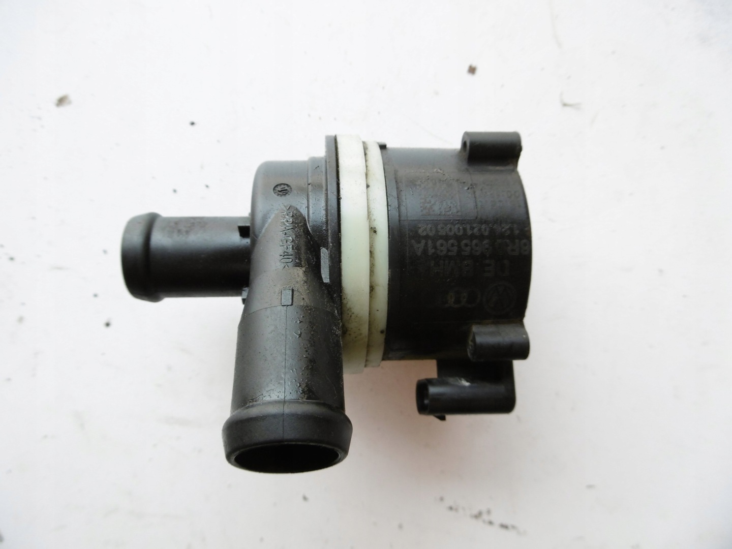 water pump VW SKODA SEAT AUDI 6R0965561A