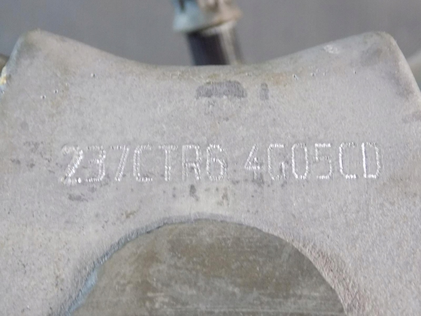 AUDI A7 4G strmeň ľavý predok 4g05cd