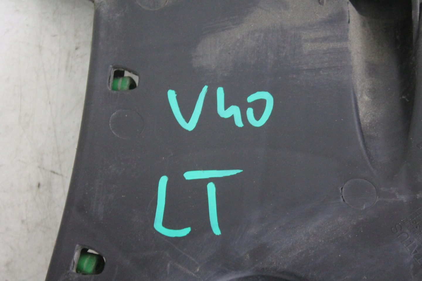 bumper bracket left rear part 31395103 VOLVO V40 II