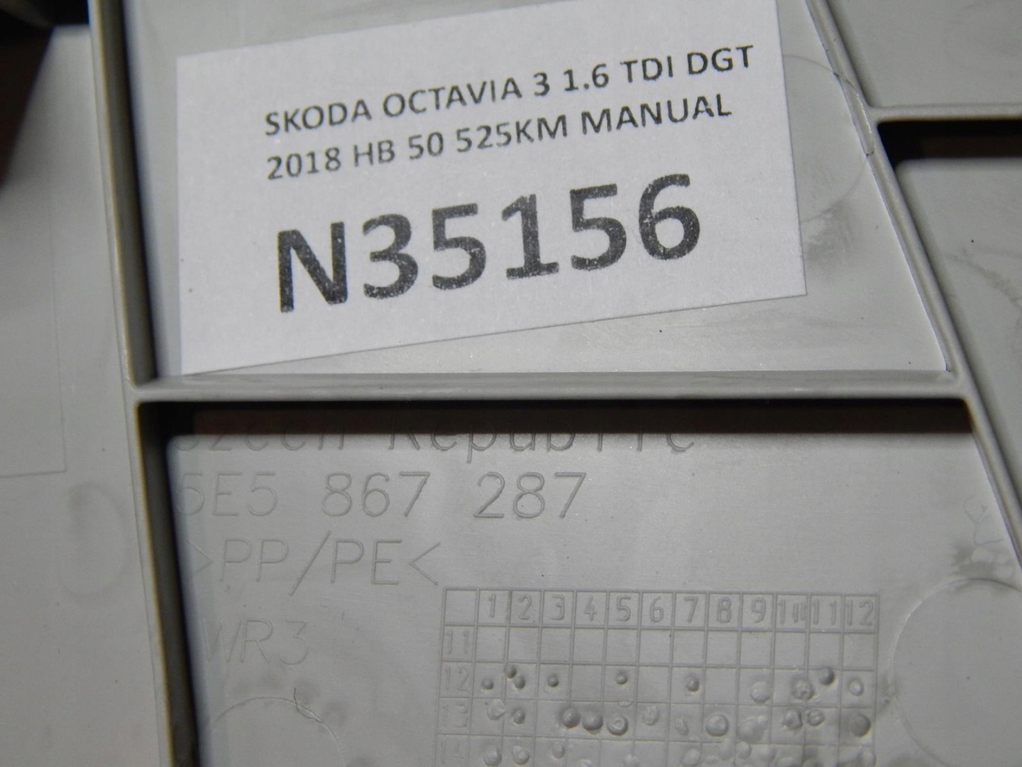 SKODA OCTAVIA cover SLUPKA left 5E5867287