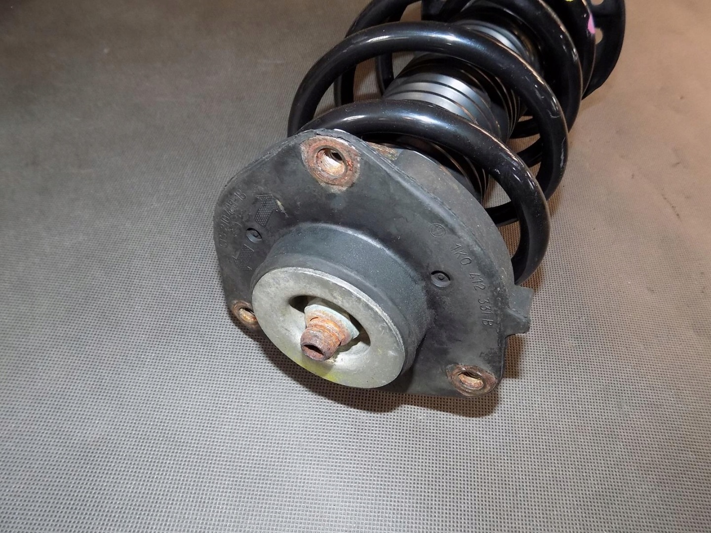 VW TOURAN II shock absorber left front AKTYWNY