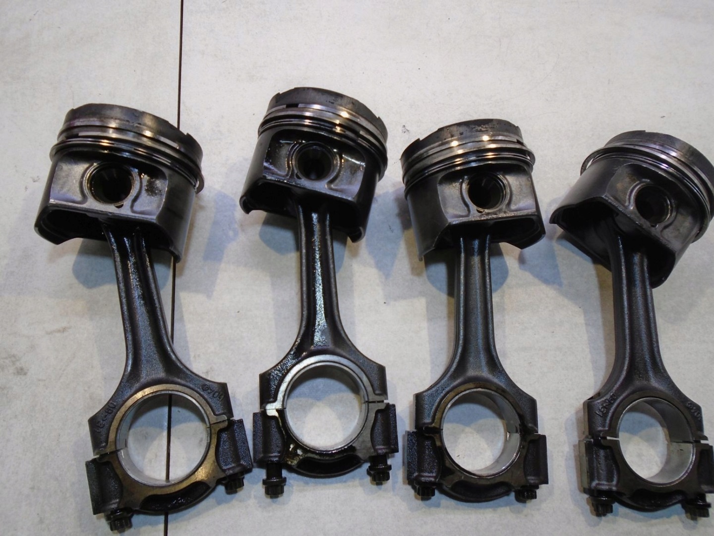piston connecting rod MERCEDES W210 2.5 D
