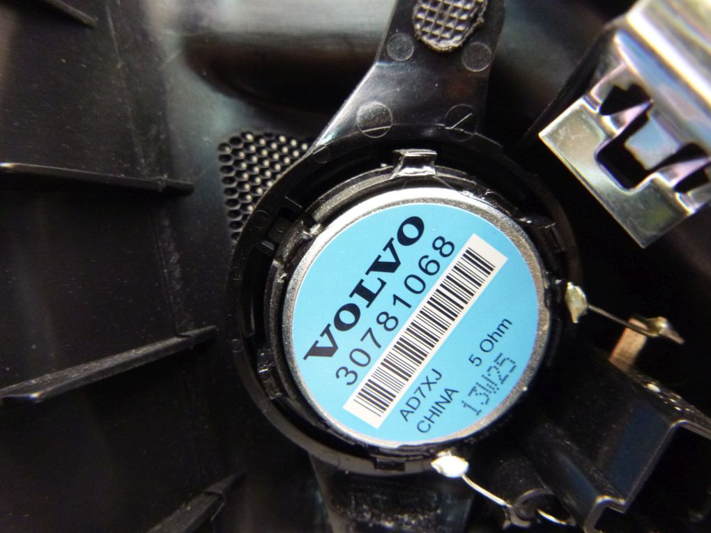 VOLVO S80 II V70 06- speaker trojkat right