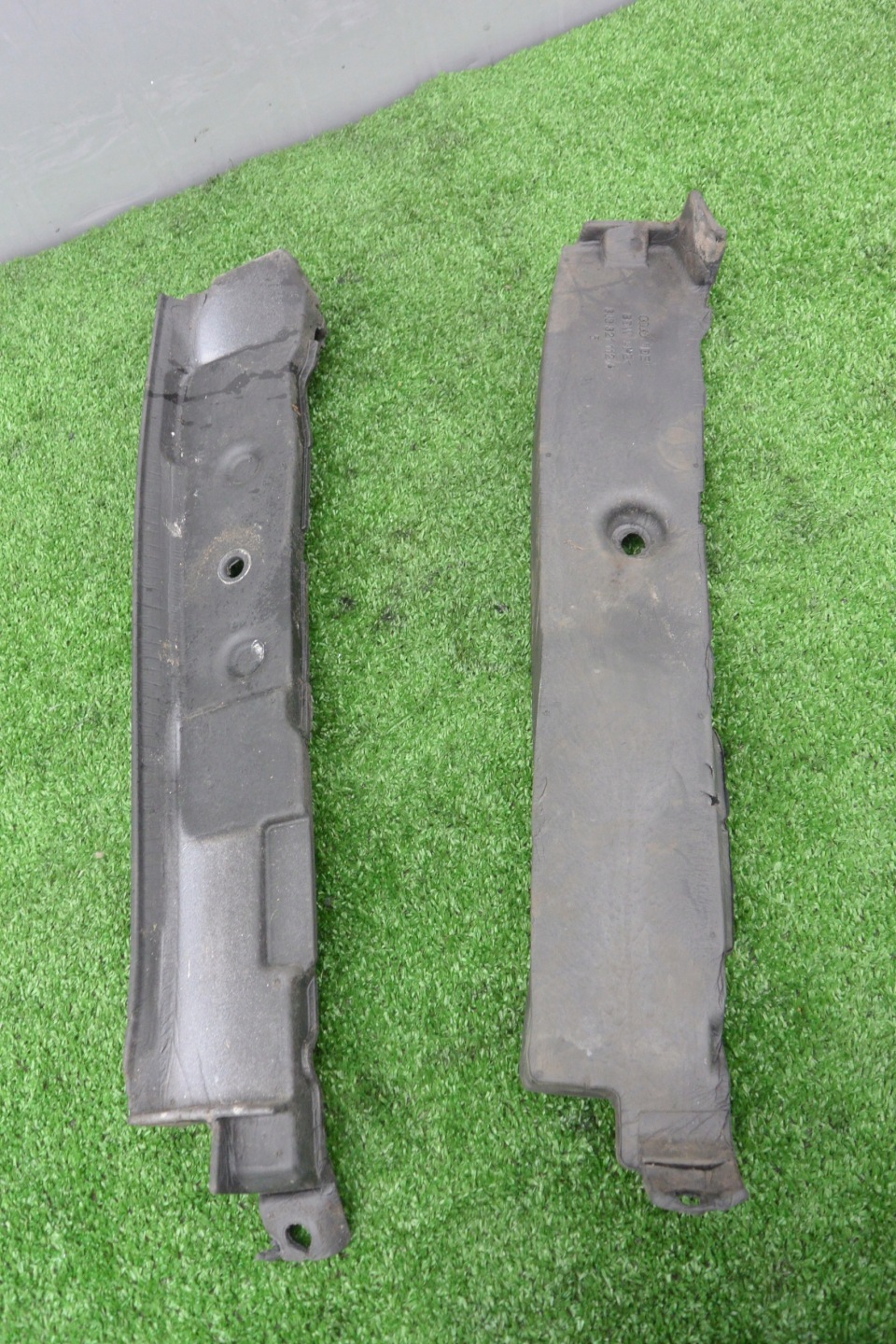 PIANKA WYGLUSZAJACA parafango AUDI TT 8J KPL