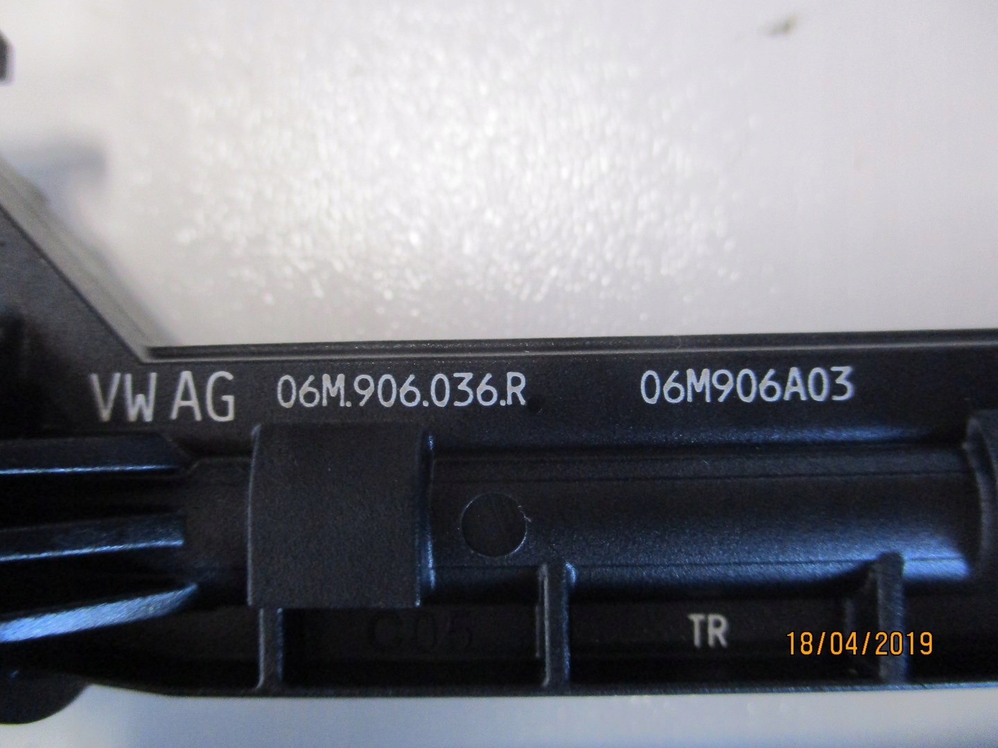 trysky vstrekovače A8 4N0 3,0TFSI 06M906036R