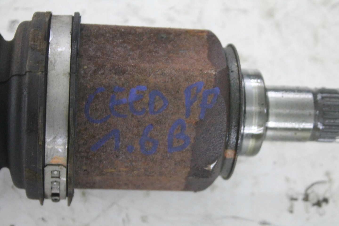 semi-axis right front KIA CEED LIFT 1.6 petrol