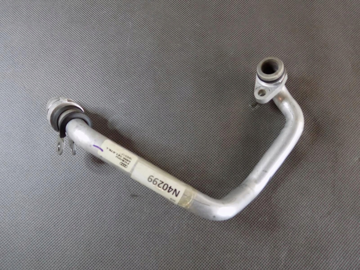 VW TOUAREG III pipe wiring hose 06M121075L