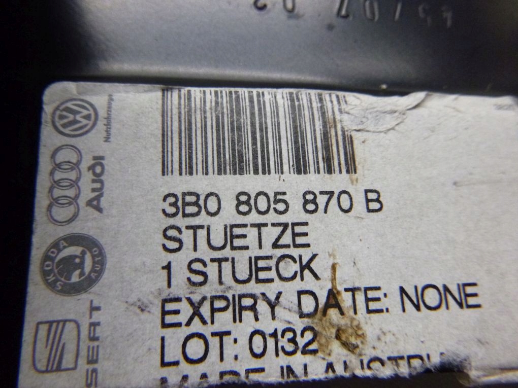 VW PASSAT B5 3B0 OKULAR SUPPORT TÔLE ARRIÈRE