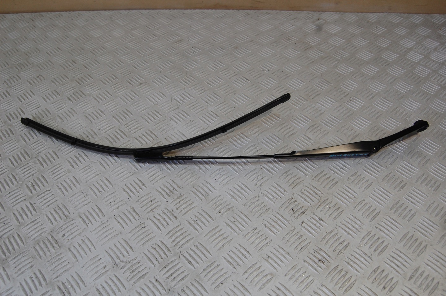 wiper arm wiper left AUDI A5 8W 8W8