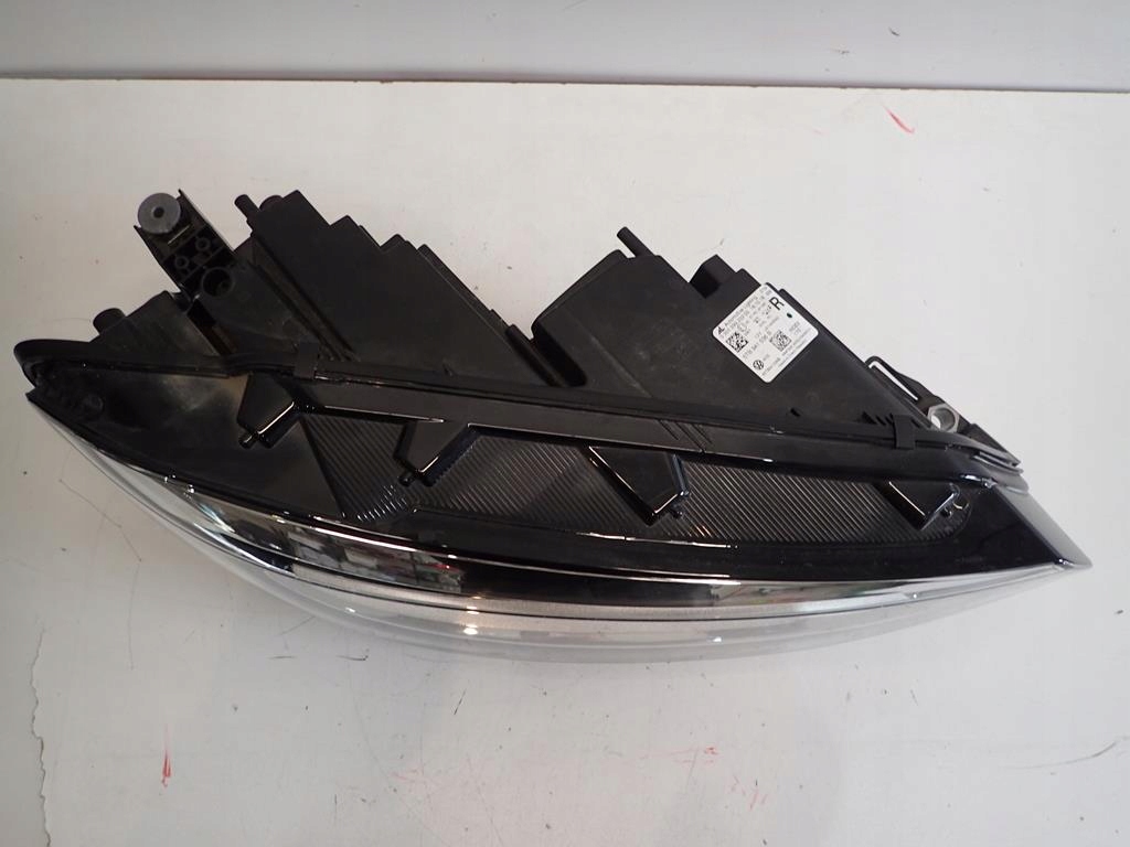 light front right VW TOURAN 15- FULL LED