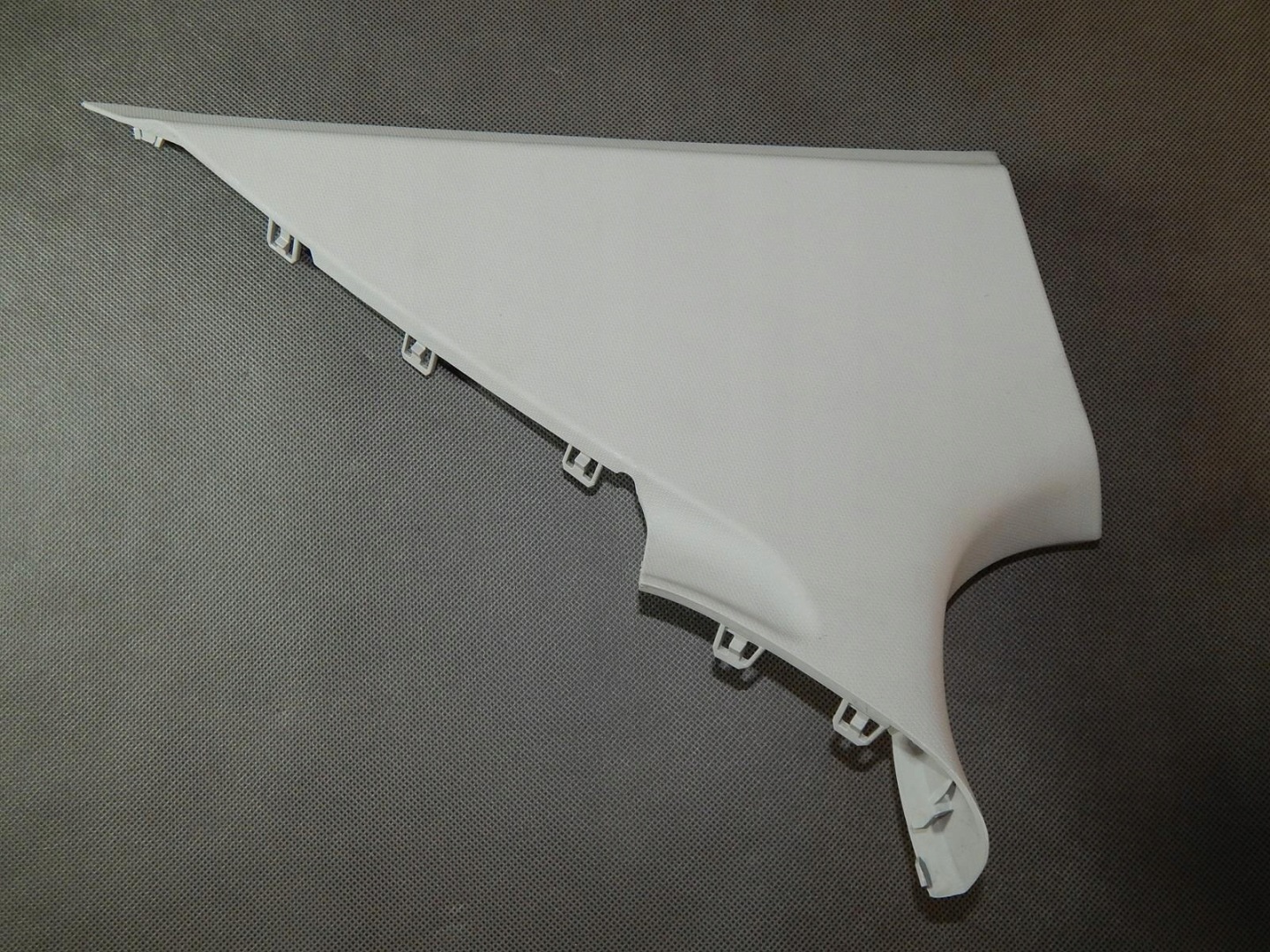 SKODA OCTAVIA cover SLUPKA left 5E5867287