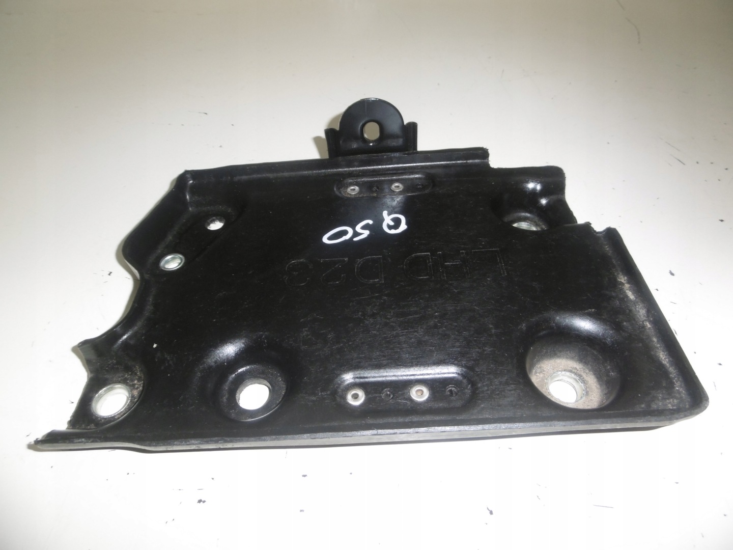 Blende Abdeckung Grundlage AKUMULATORA INFINITI Q50