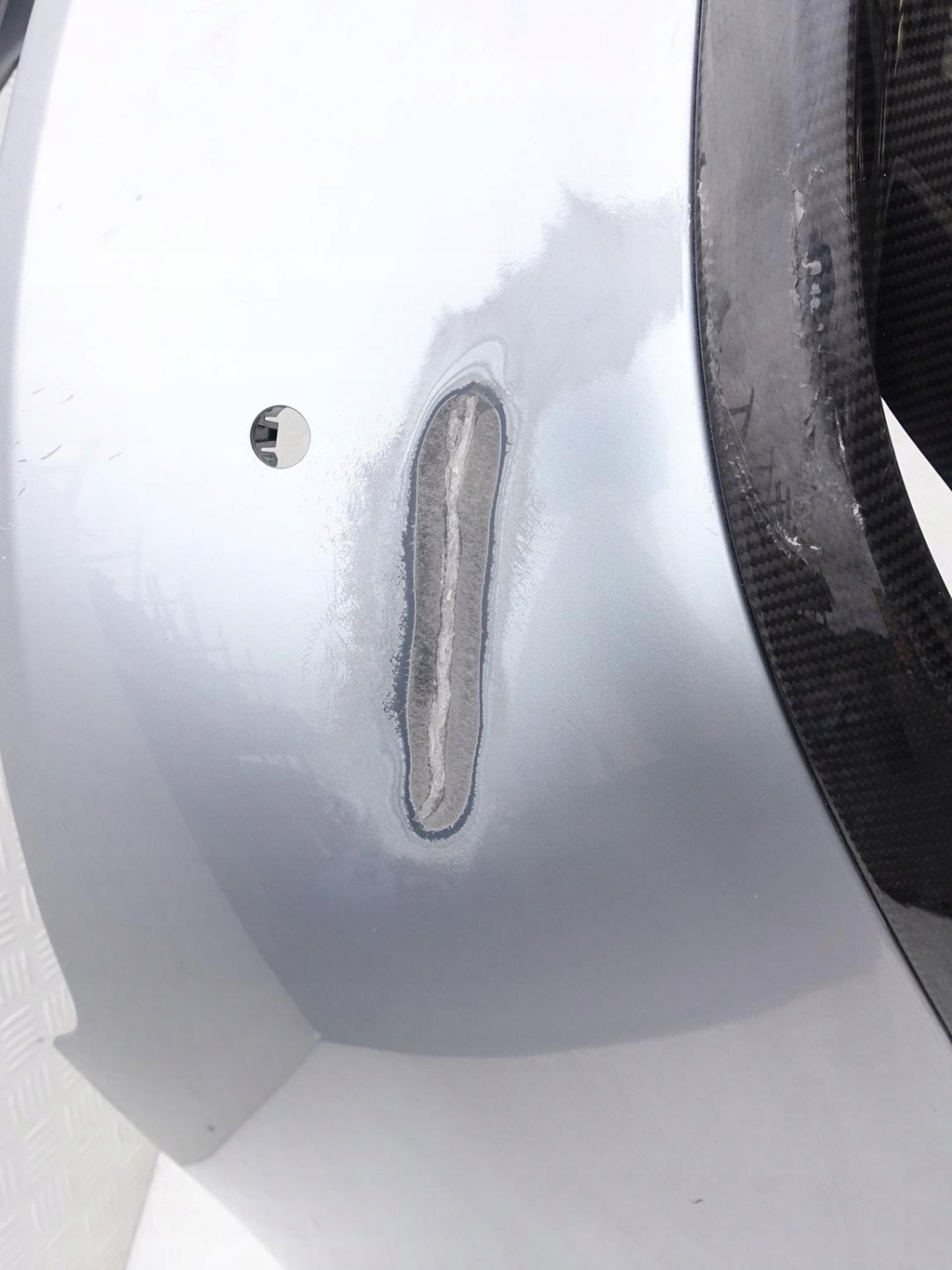 ASTON MARTIN VANQUISH V12 12- BRANIK CARBON STRAŽNJI DIO