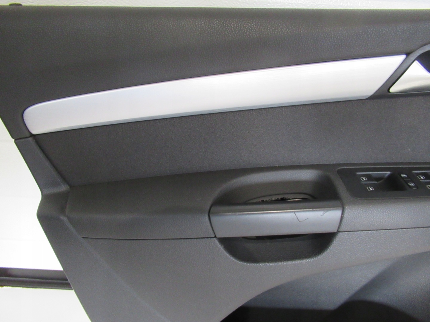 side door left front VW SHARAN 7N1867011