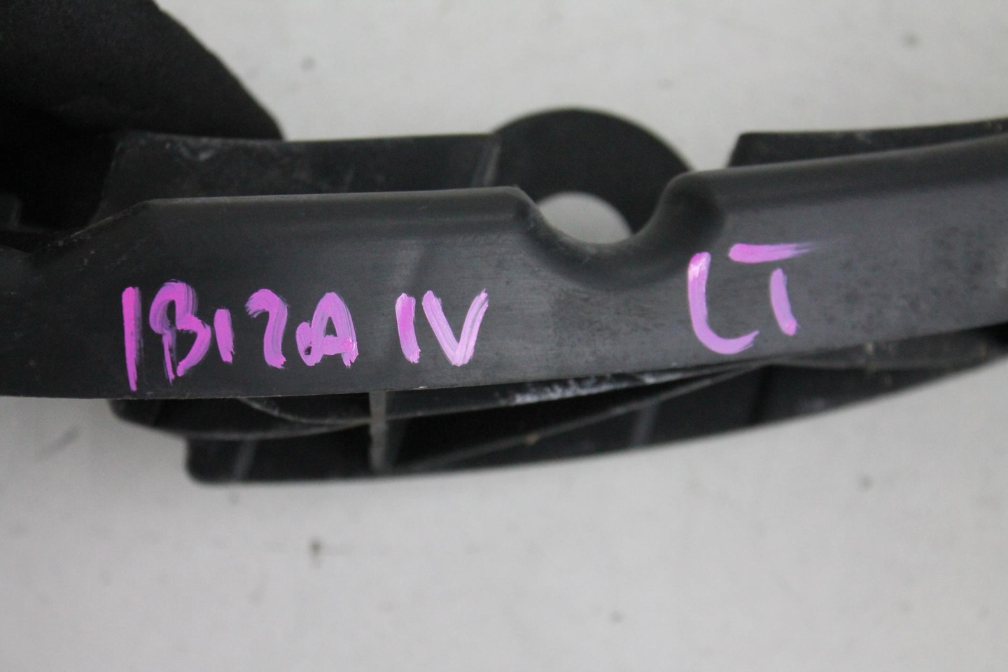 bumper bracket left rear part 6J4807347 IBIZA IV 6J