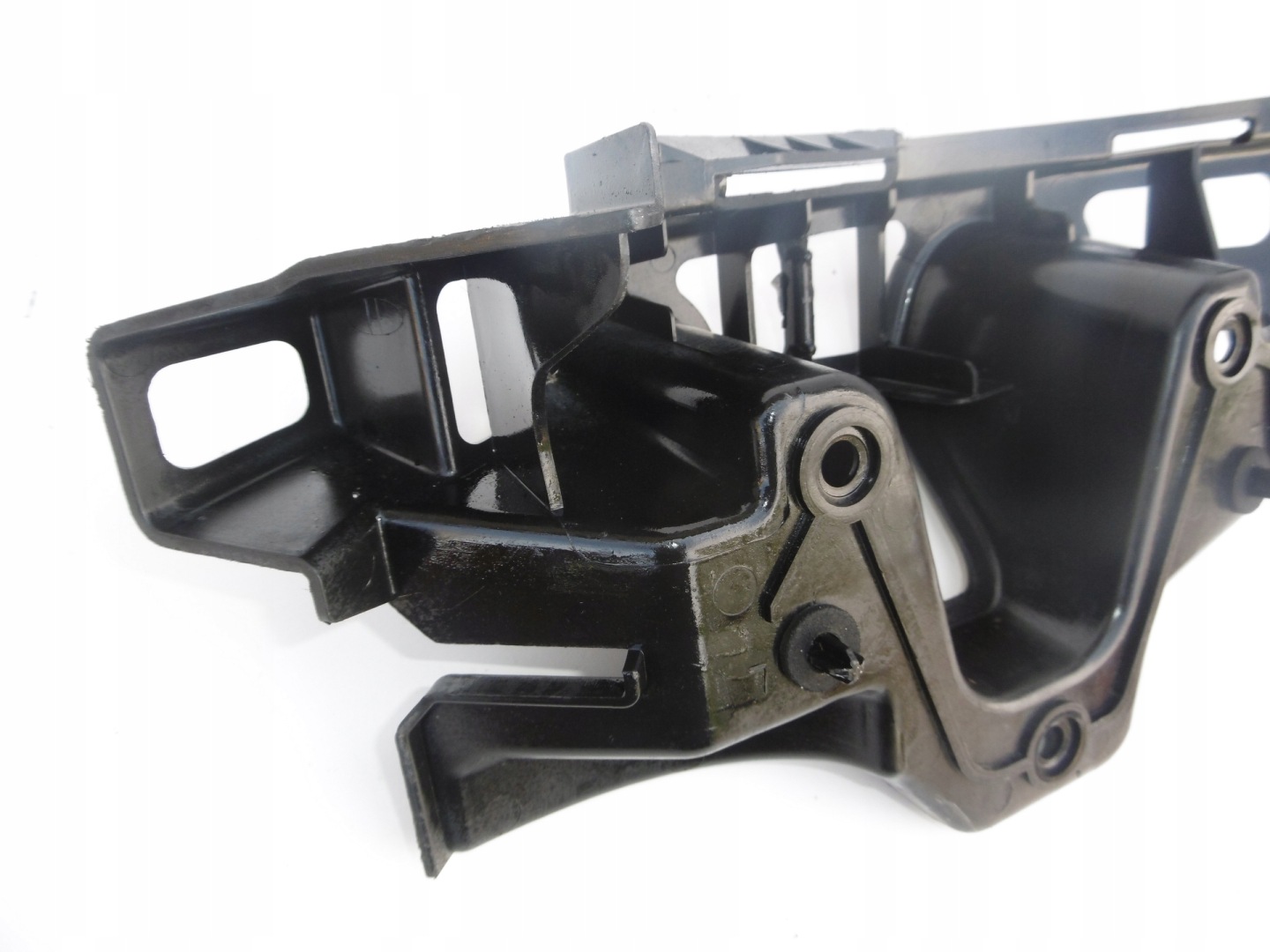 bumper bracket left rear part RANGE ROVER SPORT L320