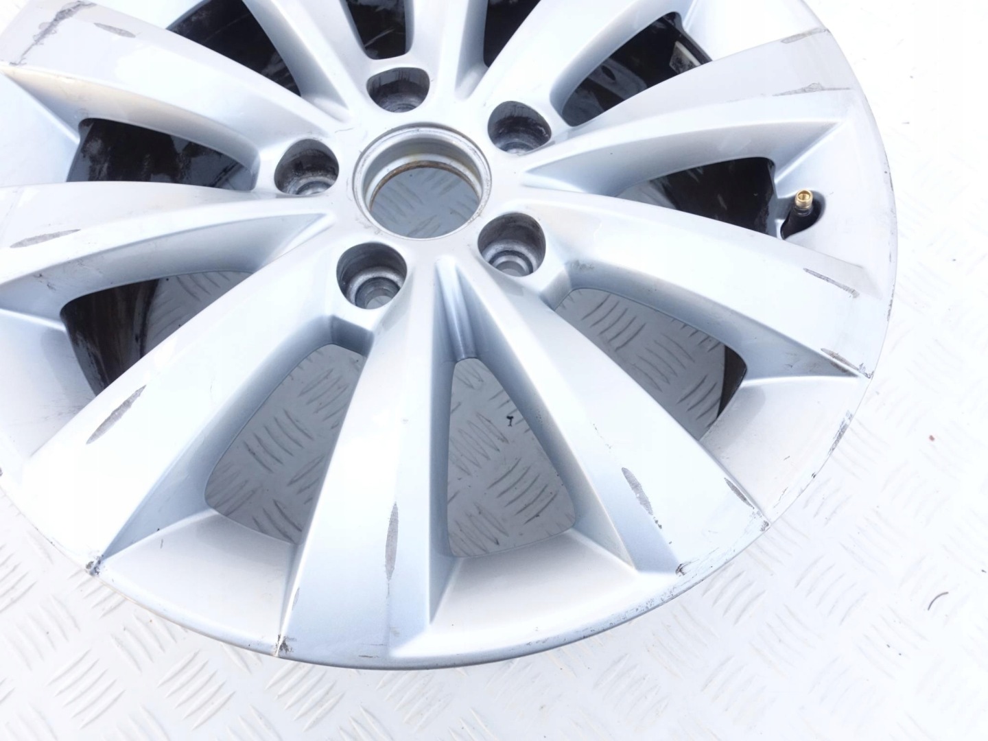 VW NEW BEETLE 5C0601025T 6,5JX16 ET44 5X112