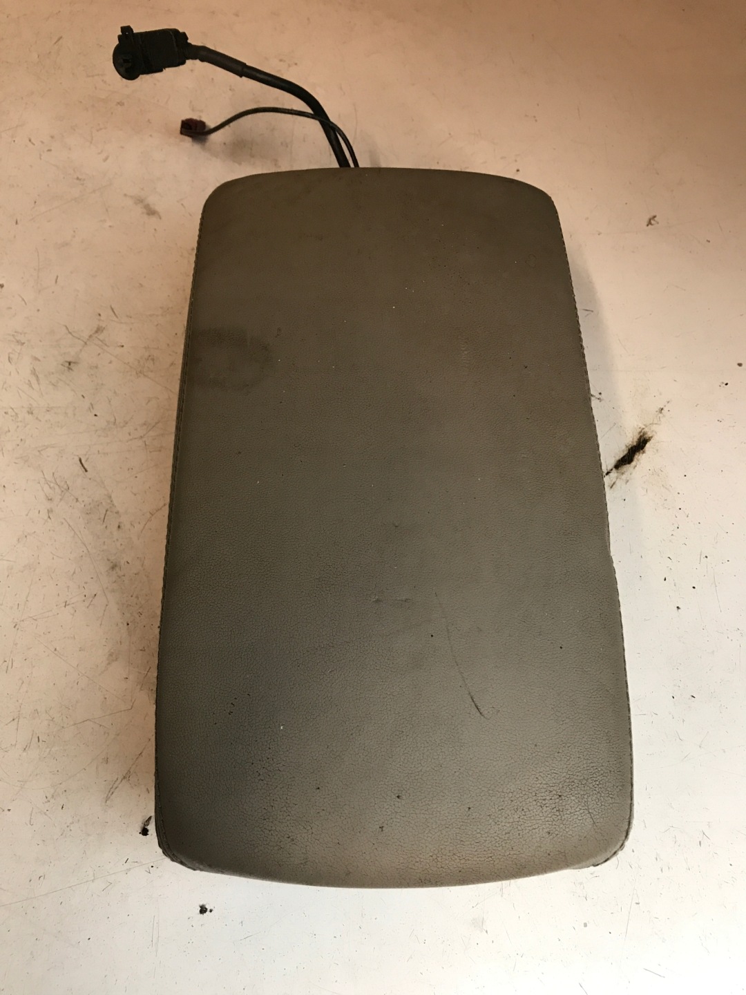 AUDI A6 C6 Armlehne Leder 4F0