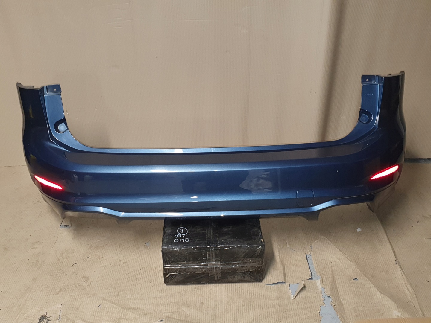 FORD FOCUS MK4 KOMBI ST-LINE Stoßstange heck CHROME BLUE
