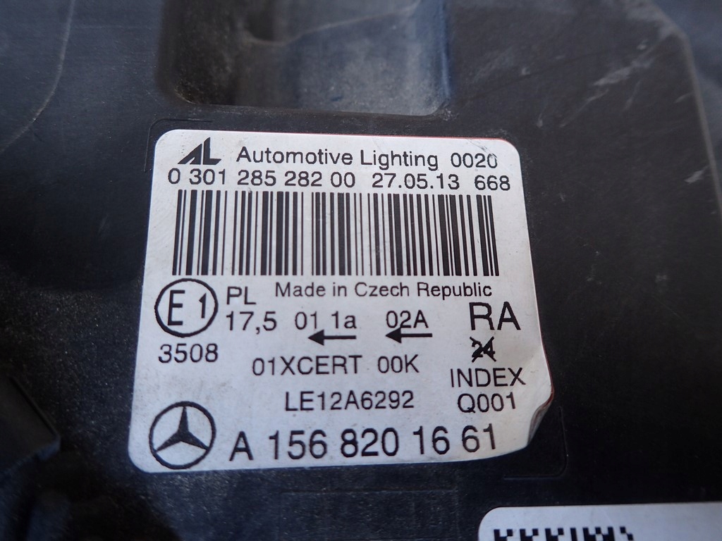 light right REFLEKTOR right XENON MERCEDES GLA 156