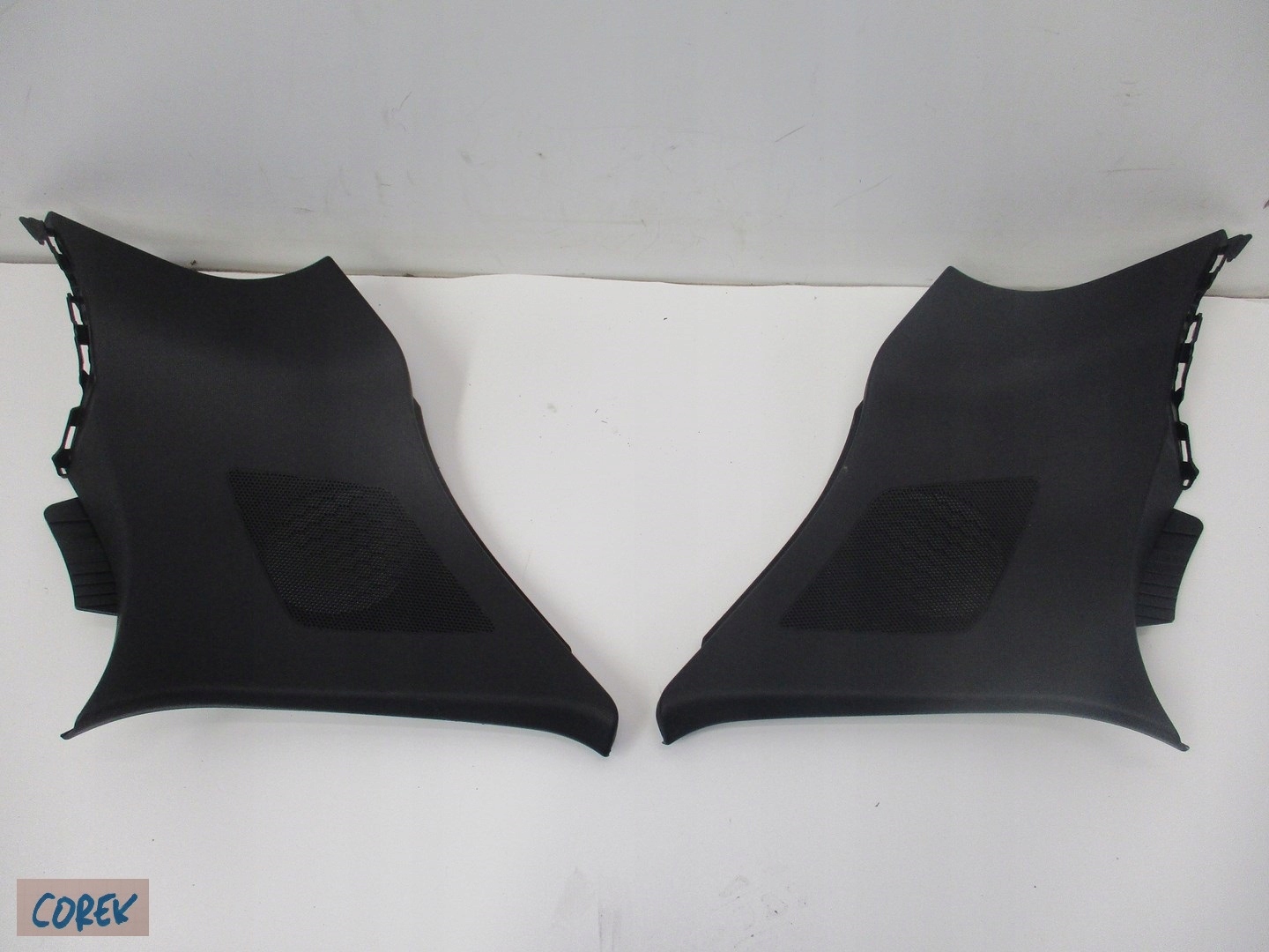 cap cover for pillar AUDI A1 82A 17R