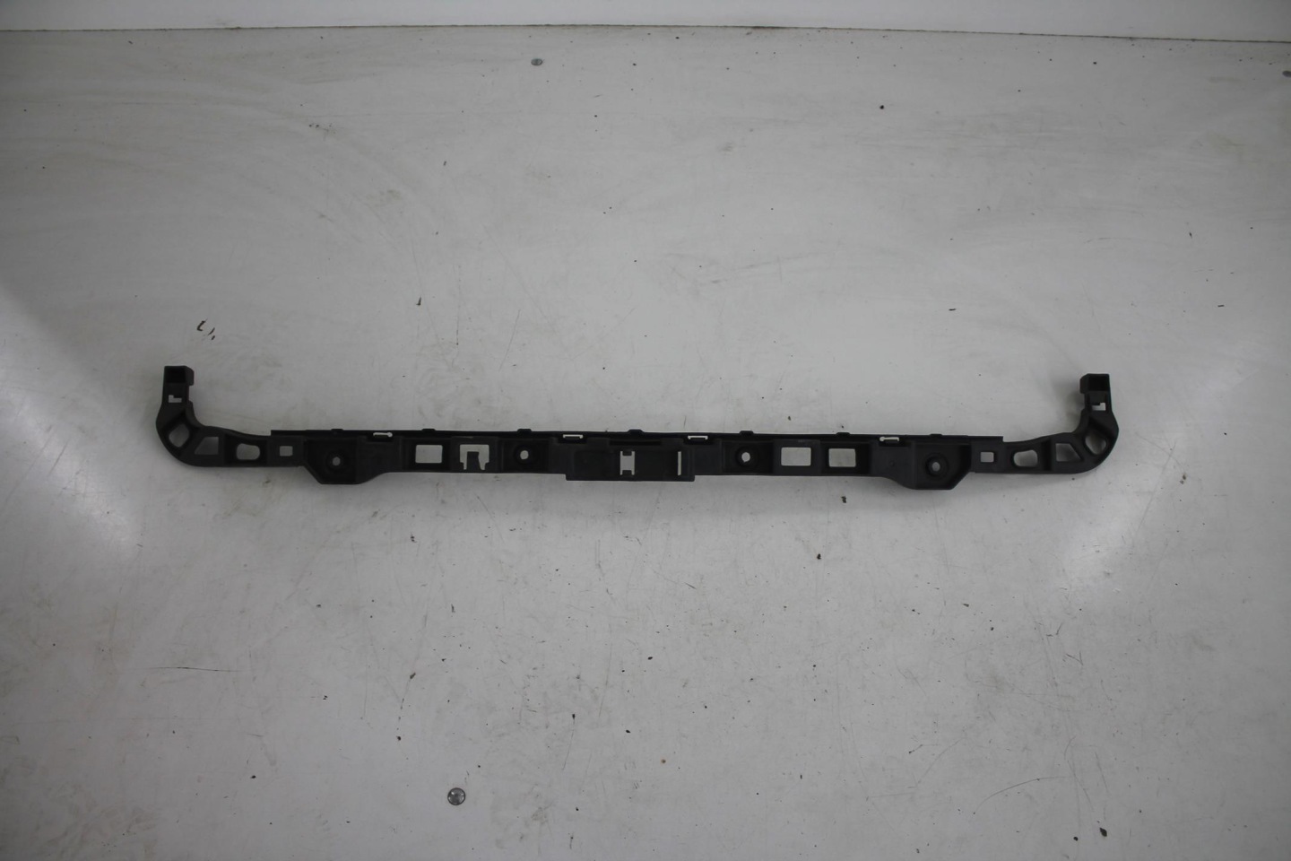 Supporto staffa Paraurti posteriore 5K6807863 VW GOLF VI