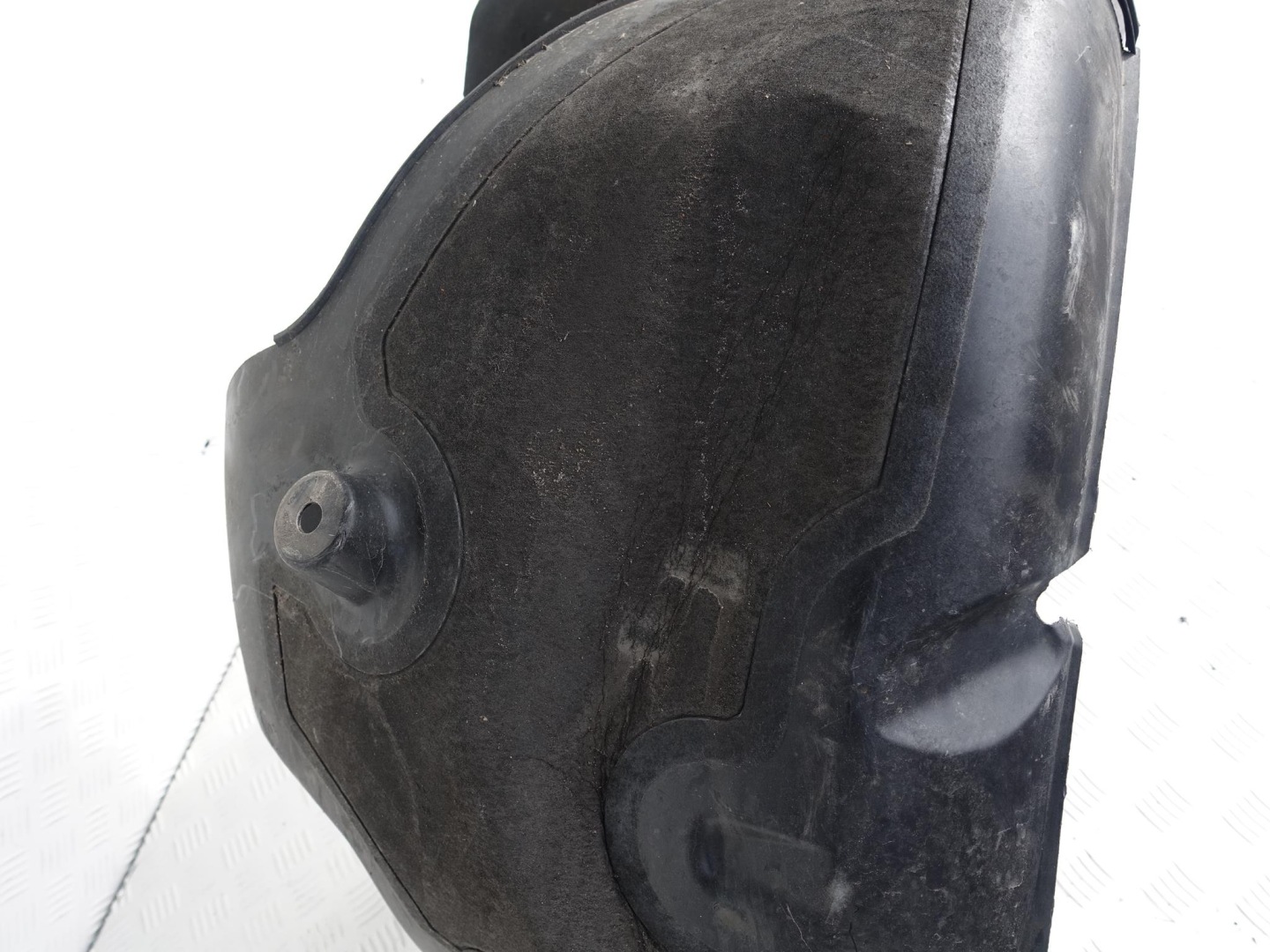 TESLA 3 III 16-19 mudguard cover left front
