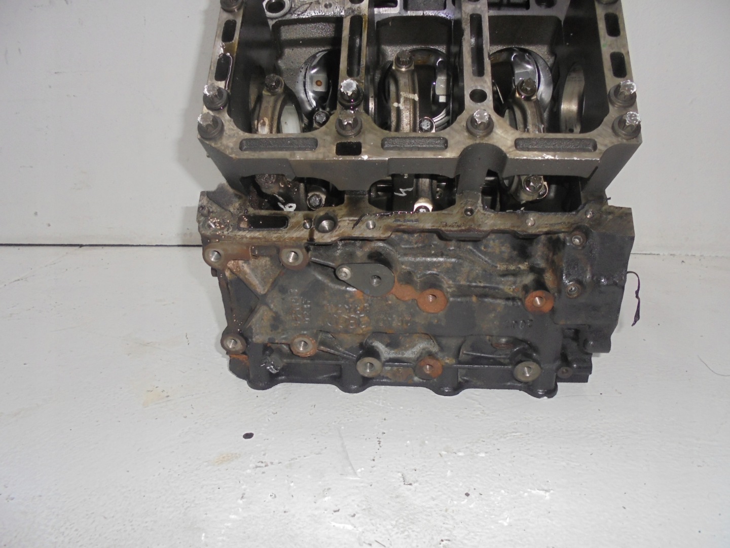 AUDI A4 A5 A6 C6 BLOK engine pistons 3.0 TDI CAP