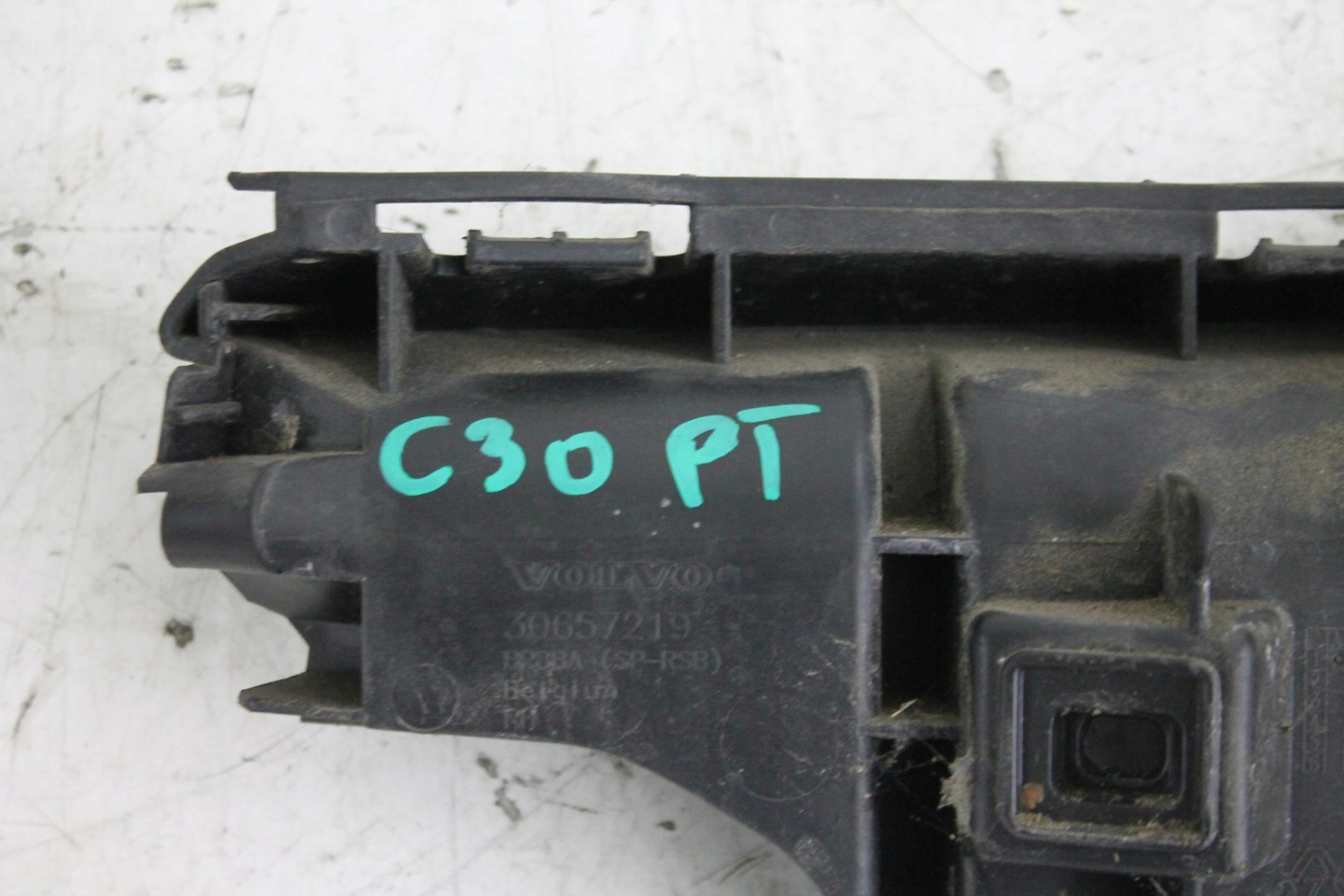bumper bracket right rear part 30657219 VOLVO C30 06-12