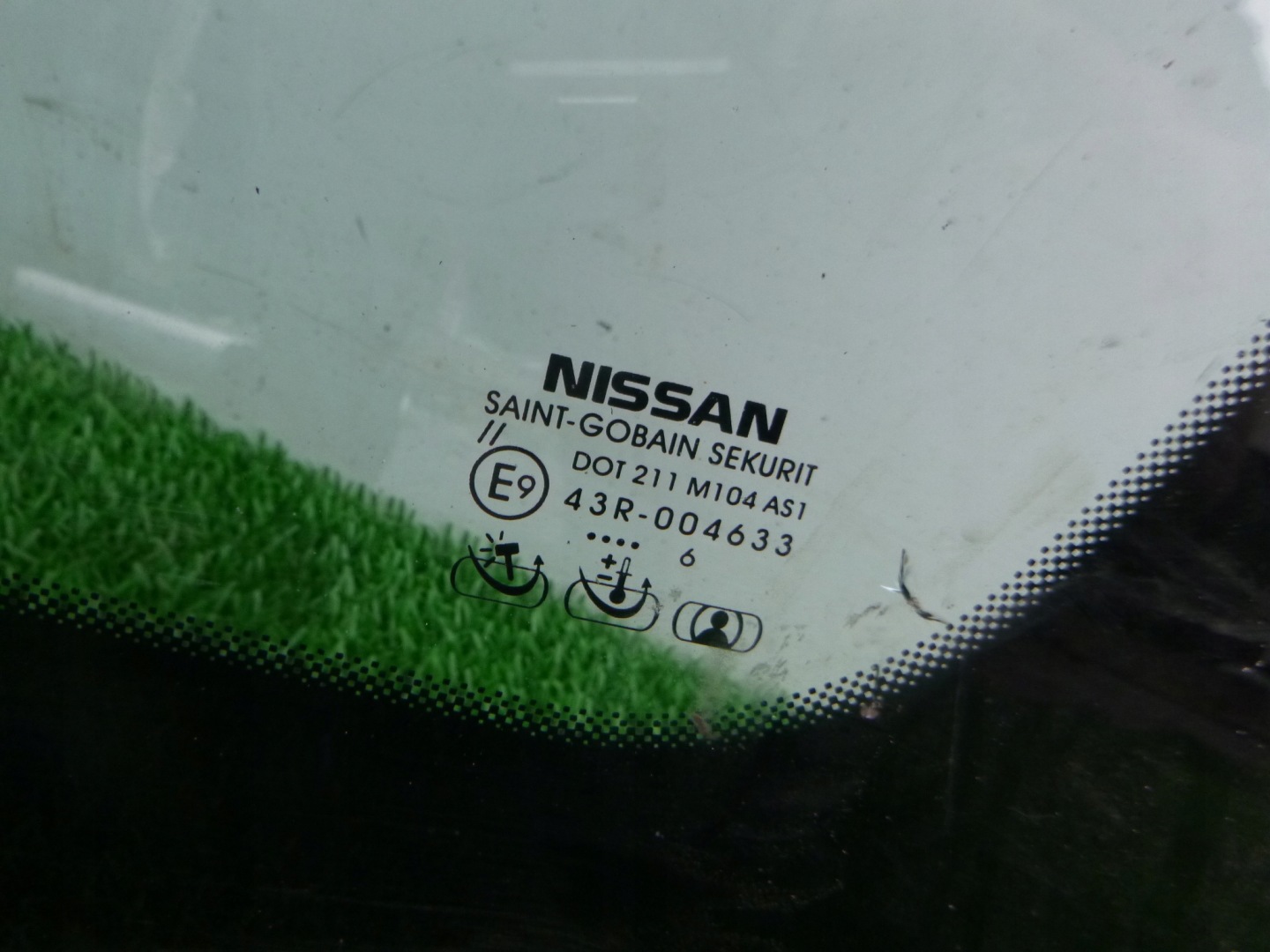 NAVARA D40 05-14 Vitre pare brise SENSOR 2006r OEM