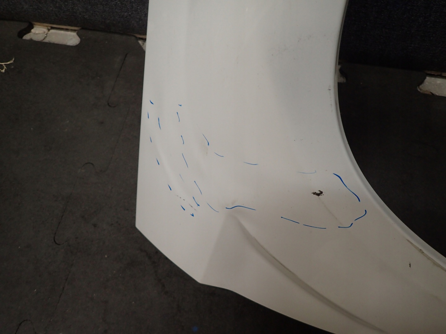 fender front right MERCEDES GLK W204 A2048810801