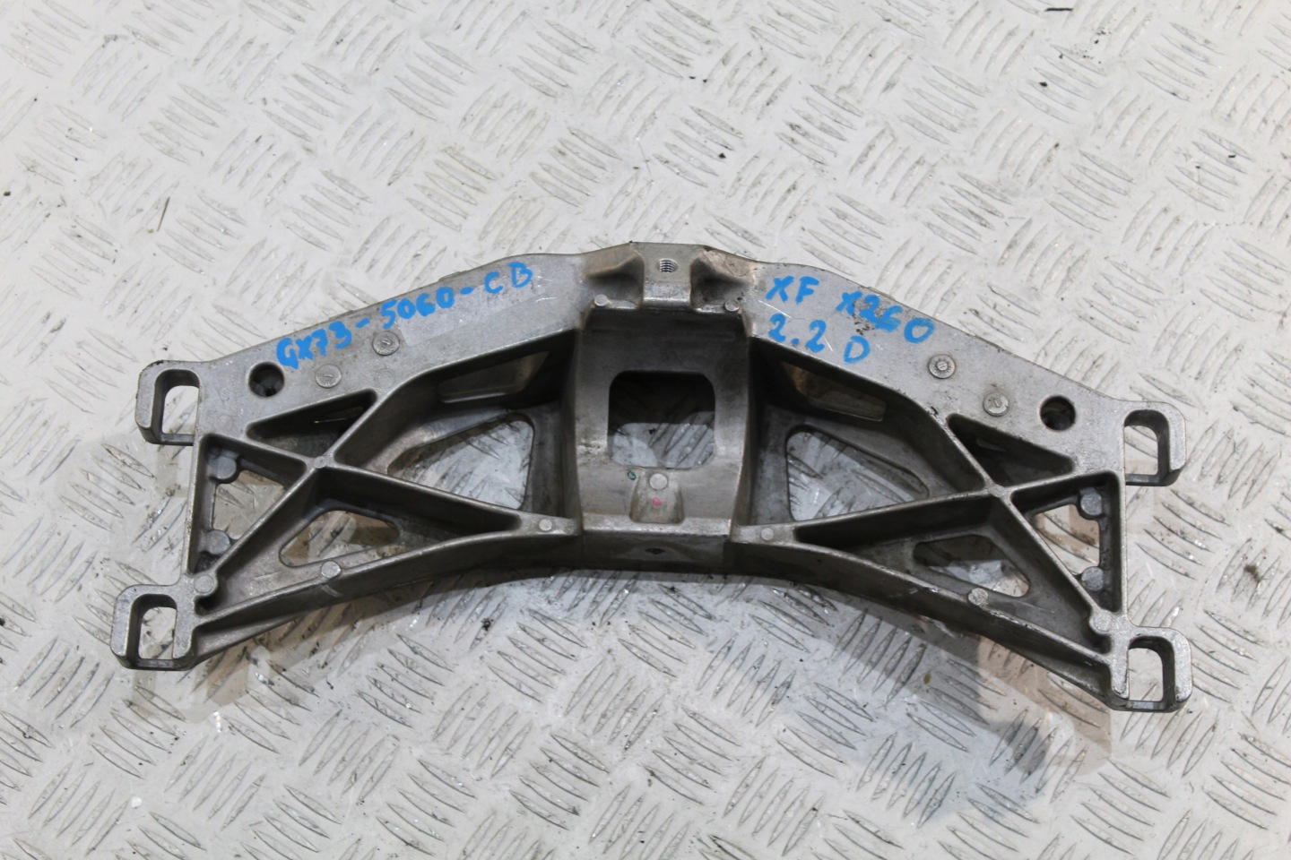 Support Support JAGUAR XF II X260 GX73-5060-CB