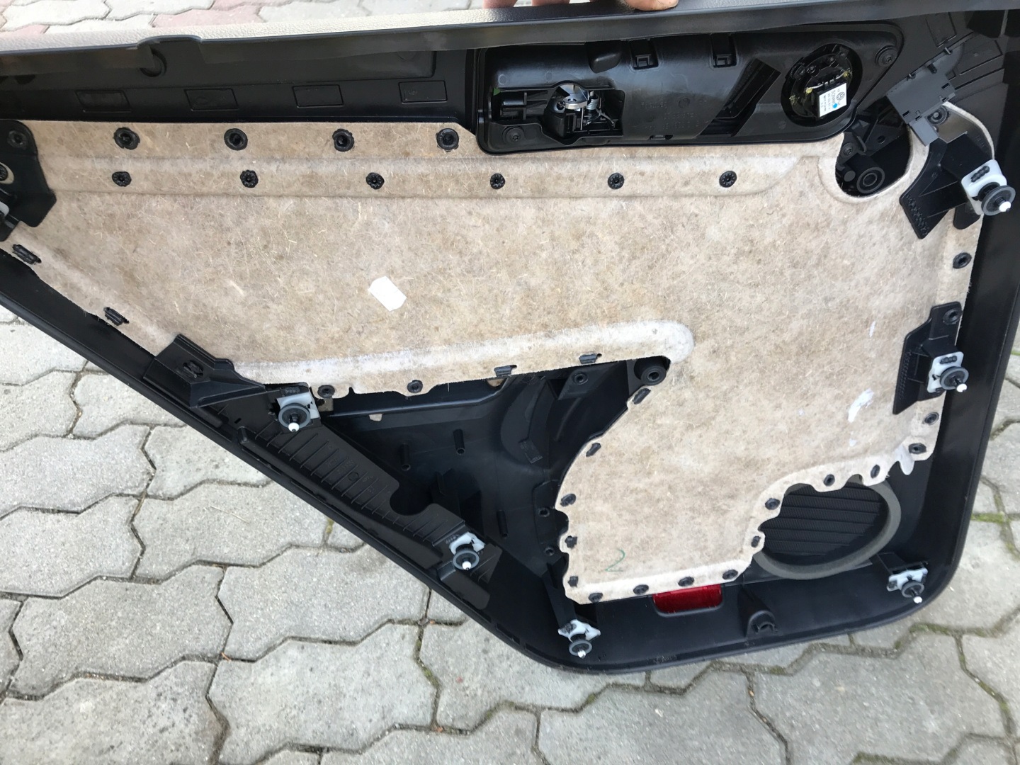 TIGUAN 5N0 side upholstery right rear part EUROPA 0043