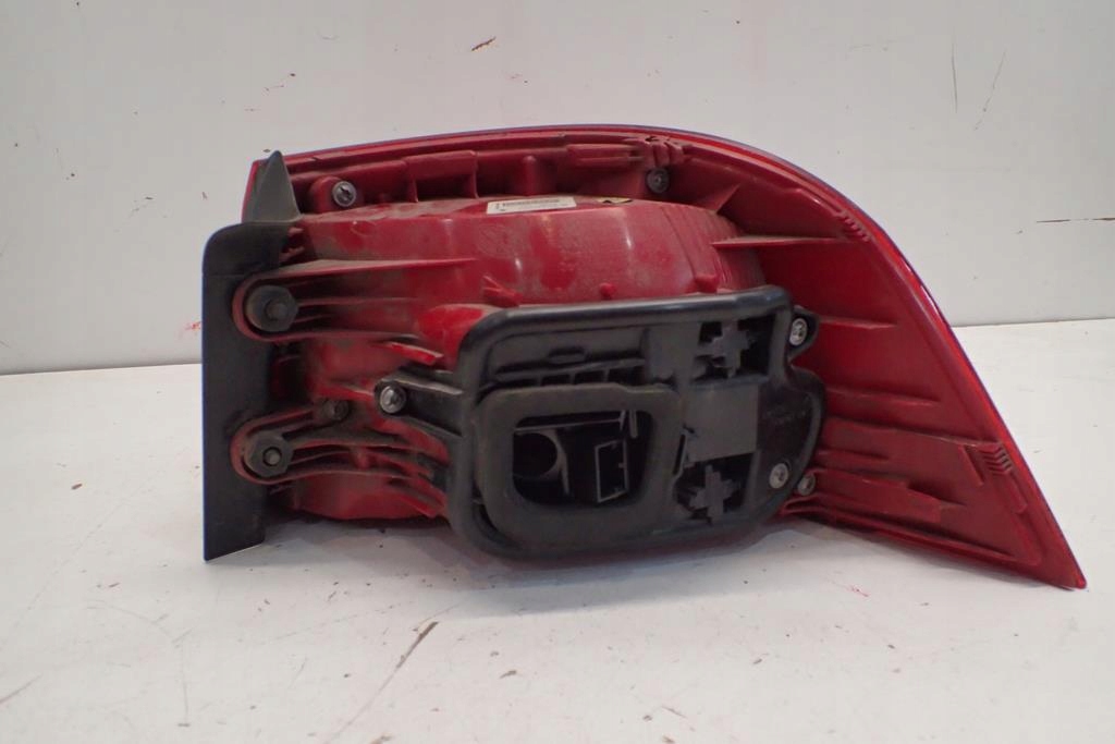 light rear part rear left VW PASSAT B7 KOMBI 3A