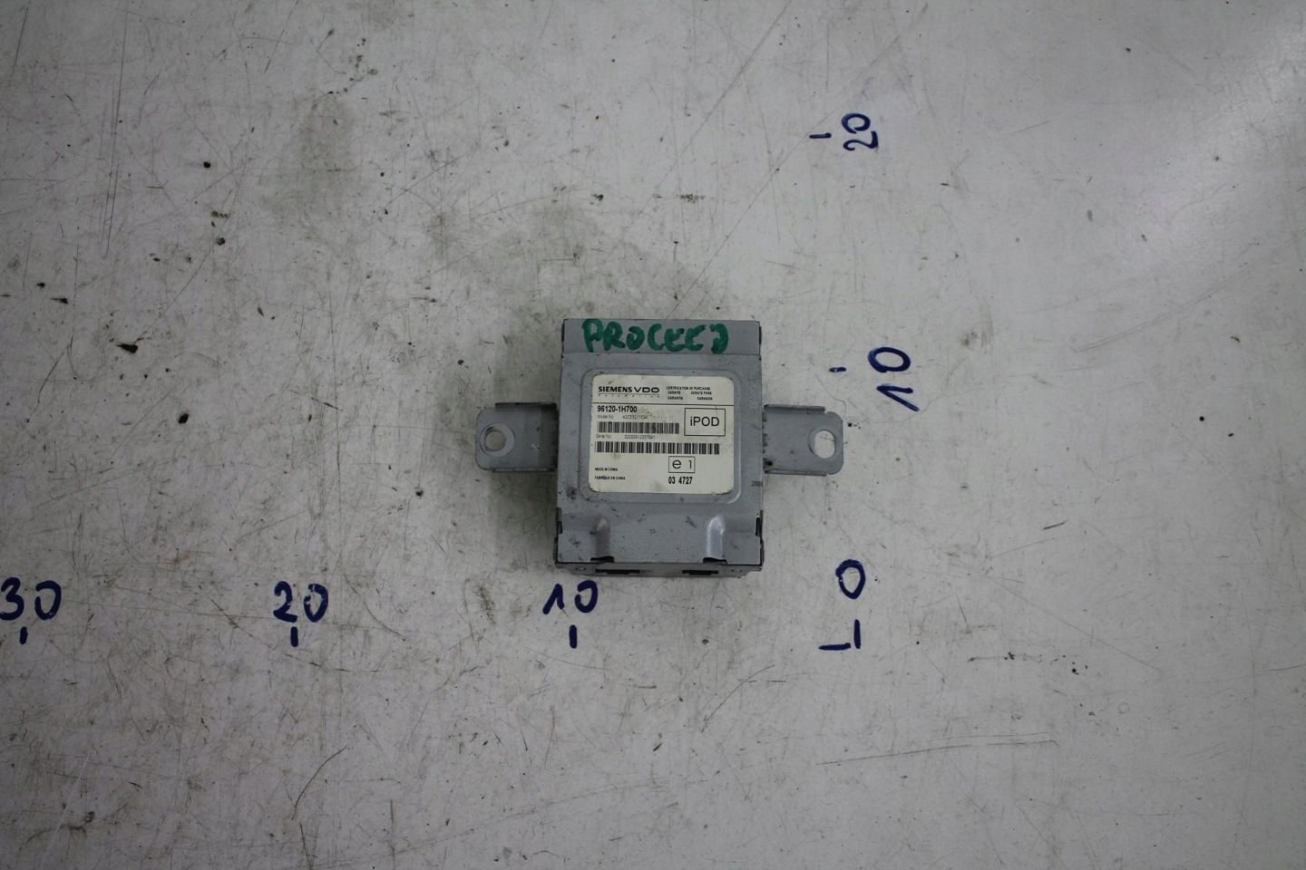 MODUL BEDIENTEIL USB IPOD 96120-1H700 KIA CEED