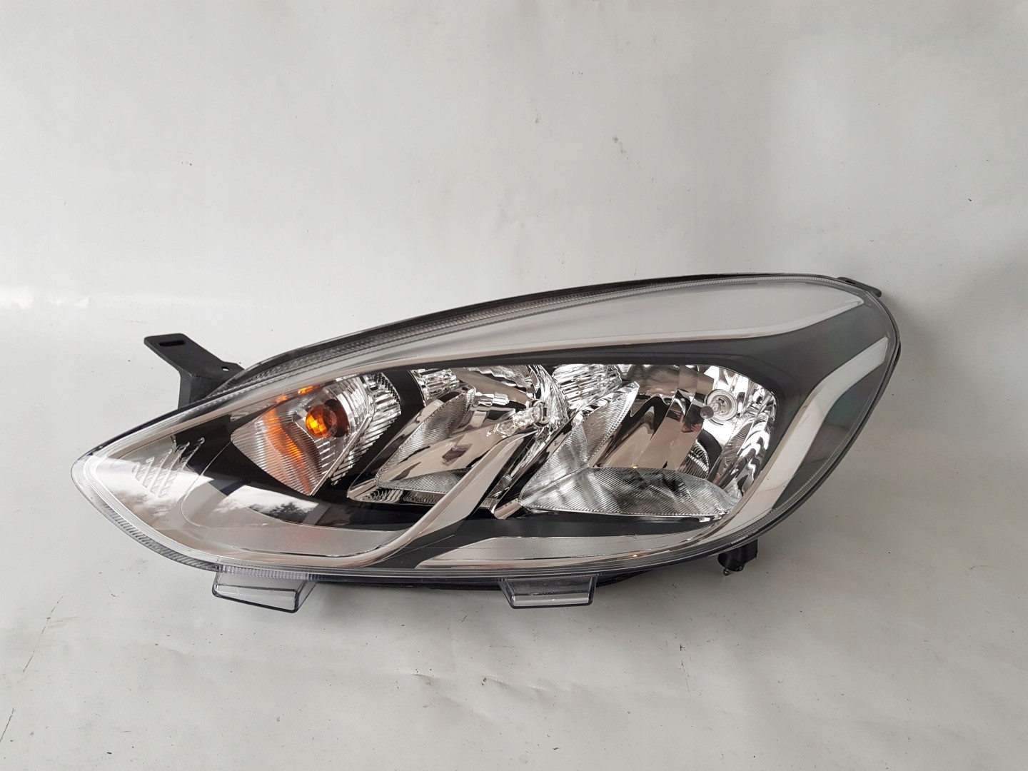 light left front FORD FIESTA MK8 H1BB-13W030-AD