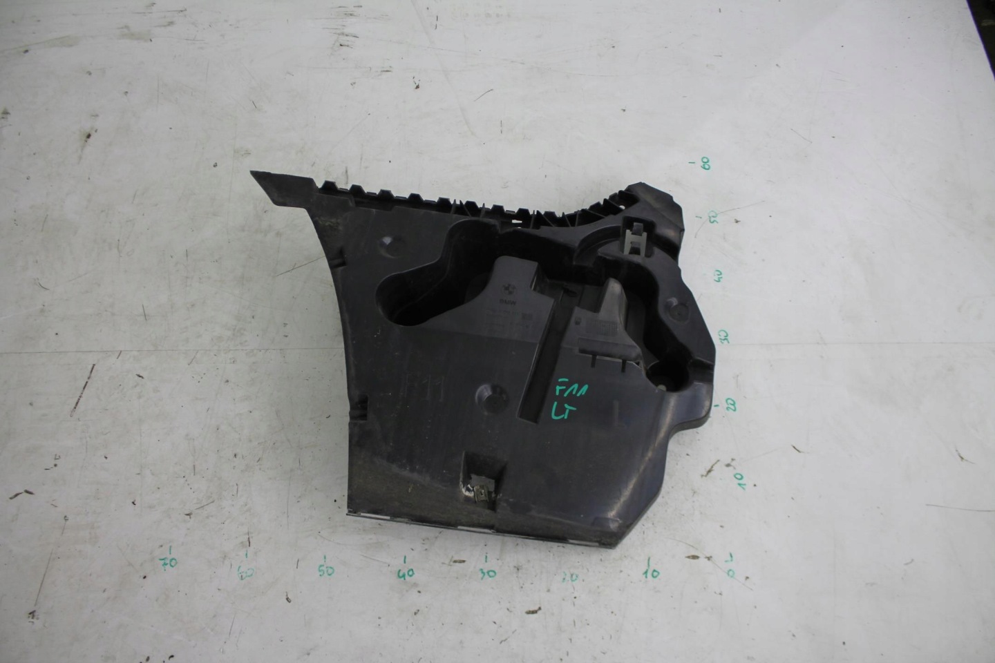 bumper bracket left rear part rear 7207111 BMW F11