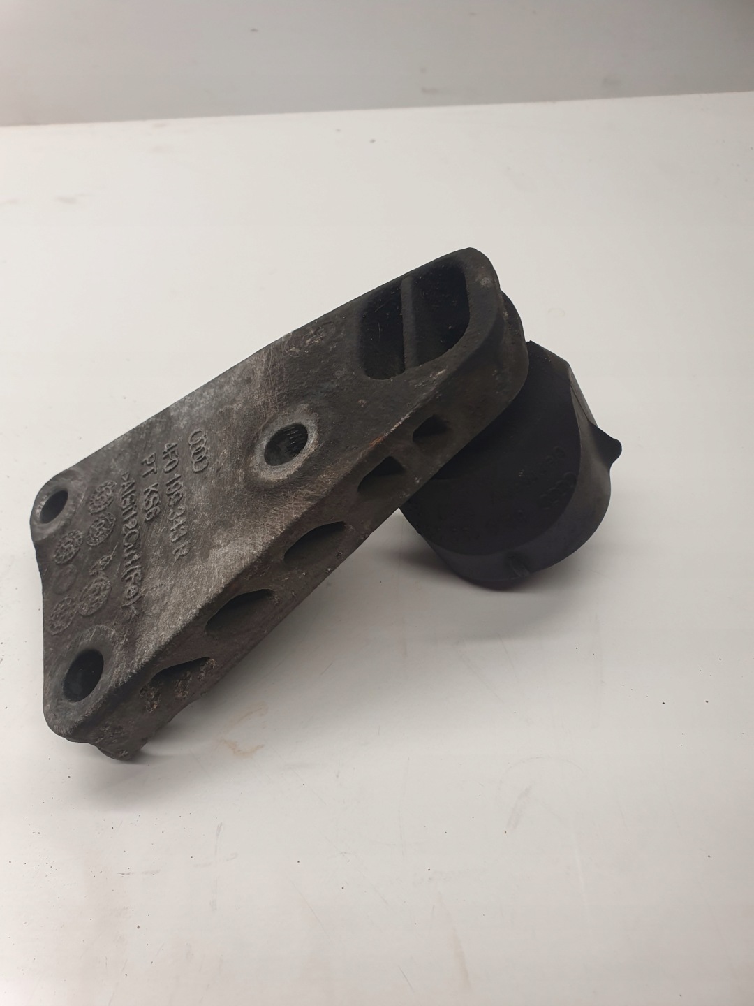 engine mount AUDI A6 C6 4.2 BVJ 4F0199343R