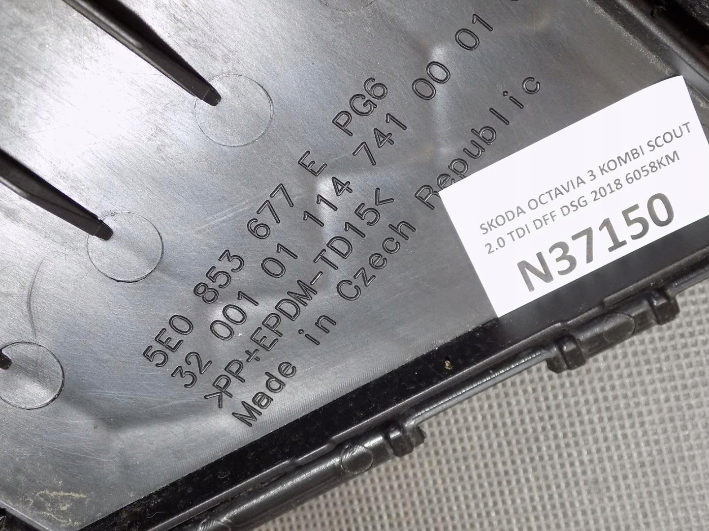 SKODA OCTAVIA 3 griglia Paraurti Anteriore 5E0807733