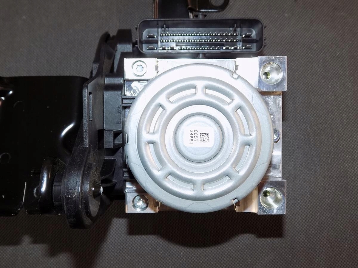 VW PASSAT B8 pump control unit ABS 5Q0614517DG