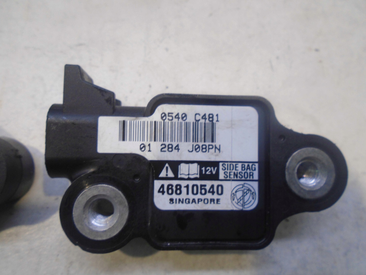 Crashsensor Drucksensor BOCZNY ALFA ROMEO 147 46810540