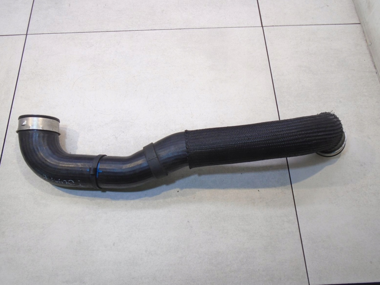 trouba intercoolera VW TOUAREG a 5.0 TDI 7L6145980C