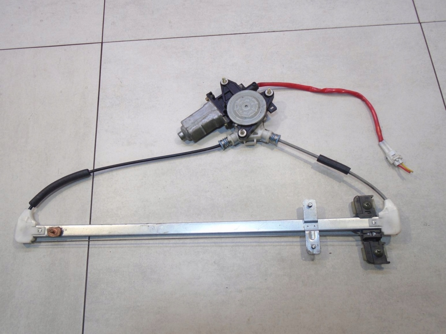 window regulator right rear part SUZUKI GRAND VITARA and