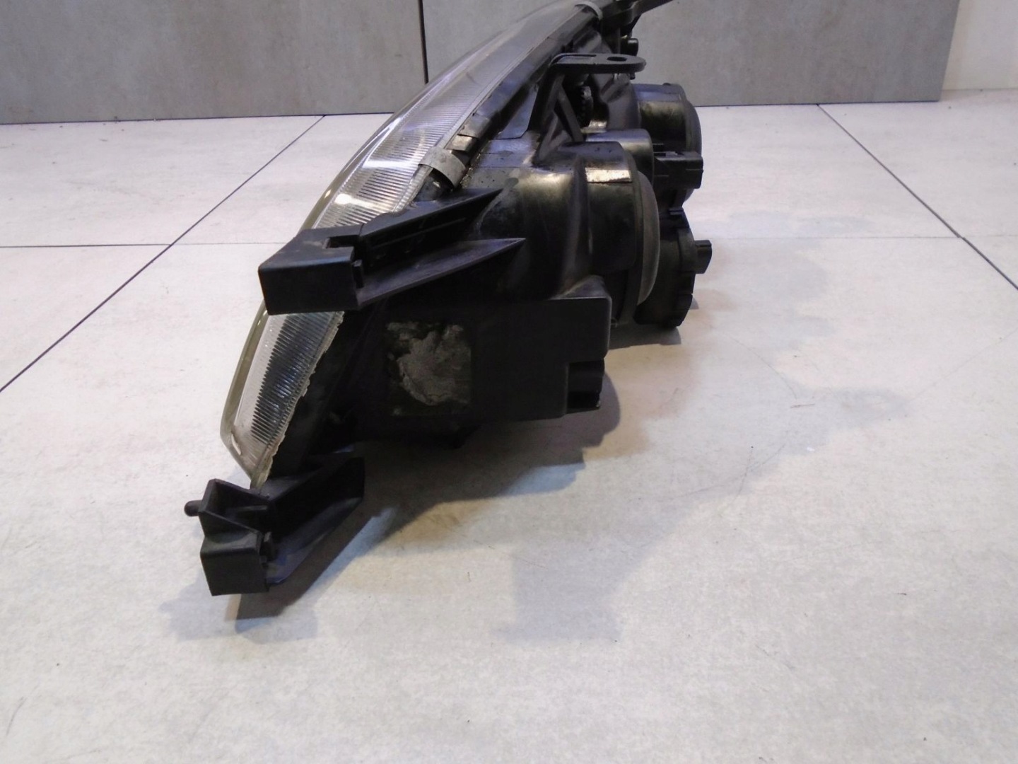 light right front TOYOTA AVENSIS and PRZEDLIFT