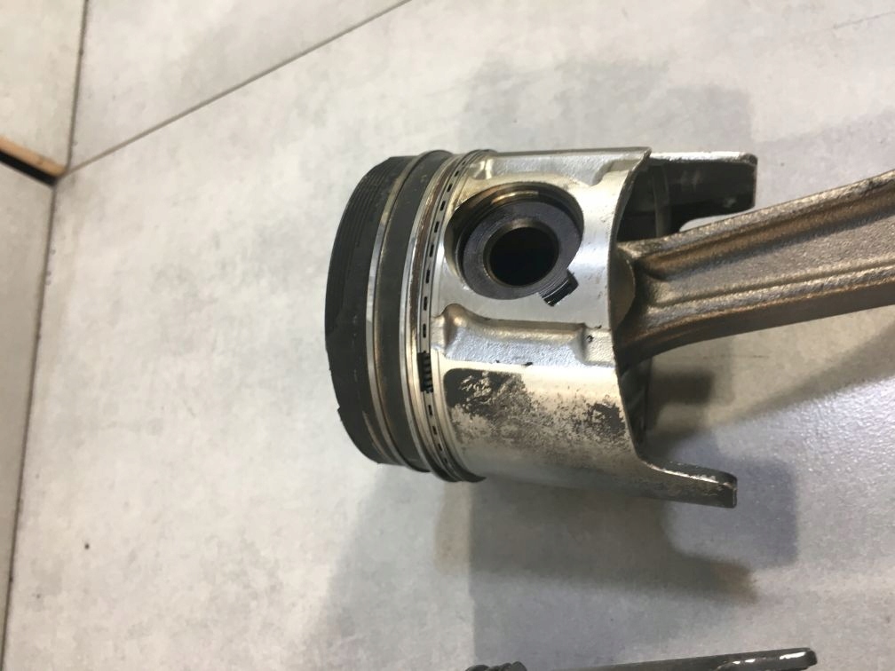 piston connecting rod OPEL CORSA C 1.7 DTI
